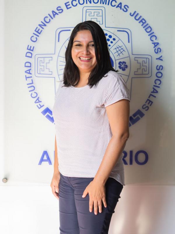 Prof. María Eugenia Quiroga