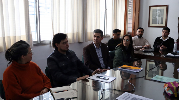 REUNI&Oacute;N DE TRABAJO ENTRE EL CIUNSA Y LOS GRUPOS DE INVESTIGACI&Oacute;N DE LA FACULTAD DE CIENCIAS ECON&Oacute;MICAS, JUR&Iacute;DICAS Y SOCIALES