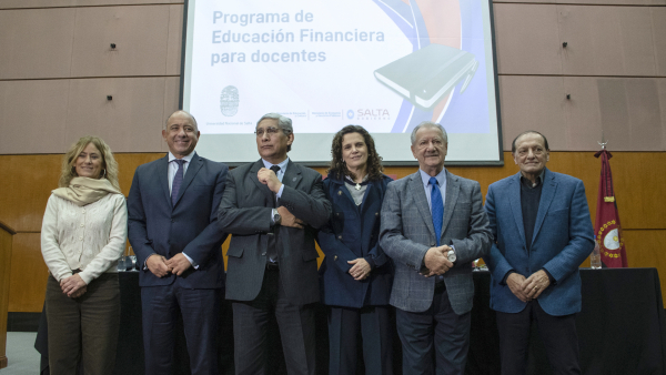 LA FACULTAD Y LA PROVINCIA IMPULSAN LA ECONOM&Iacute;A DEL FUTURO EN LAS AULAS