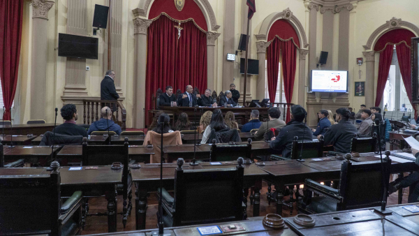 ESTUDIANTES DE CIENCIAS ECON&Oacute;MICAS DEBATIERON LA POL&Iacute;TICA TRIBUTARIA MINERA EN LA LEGISLATURA PROVINCIAL